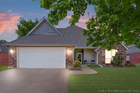 8133 Forrest Glenn Rd, Claremore, OK 74019