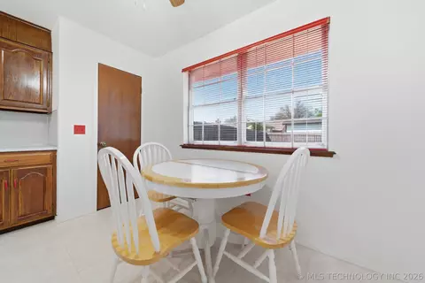 Dining - 9027 E 60th St, Tulsa, OK 74145 photo 4 of 4