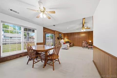 Dining - 9027 E 60th St, Tulsa, OK 74145 photo 2 of 4