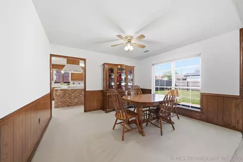 Dining - 9027 E 60th St, Tulsa, OK 74145 photo 1 of 4