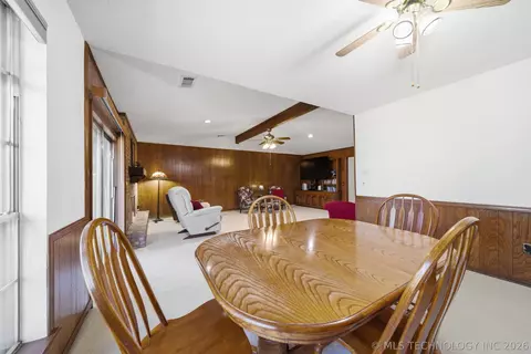 Dining - 9027 E 60th St, Tulsa, OK 74145 photo 3 of 4