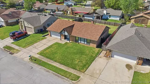 View/Area - 9027 E 60th St, Tulsa, OK 74145 photo 4 of 6
