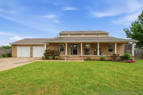 9265 Columbia St, Sapulpa, OK 74066
