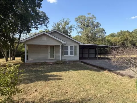 416 W Ash St, Maud, OK 74854