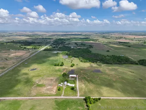 105 S 194th St W, Council Hill, OK 74428