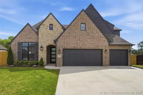 14704 E 77th St N, Owasso, OK 74055