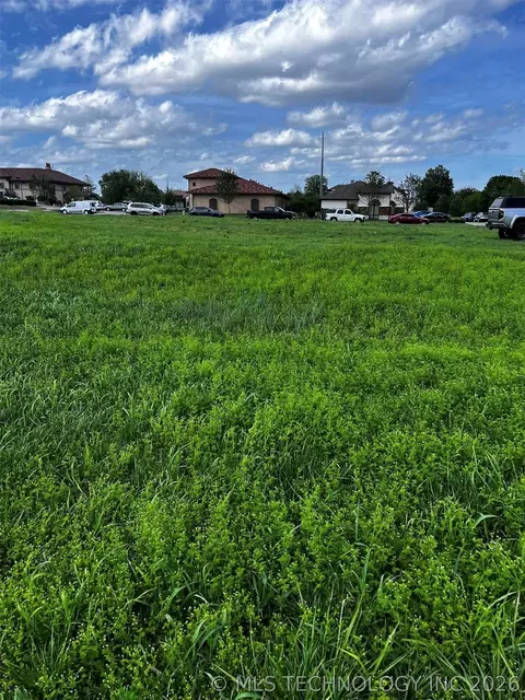 4709 W Urbana St, Broken Arrow, OK 74012