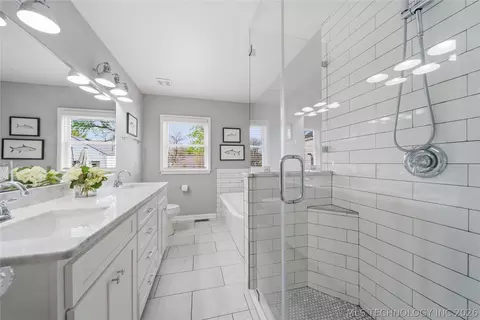 Bath - 3520 E 22nd St, Tulsa, OK 74114 photo 1 of 5