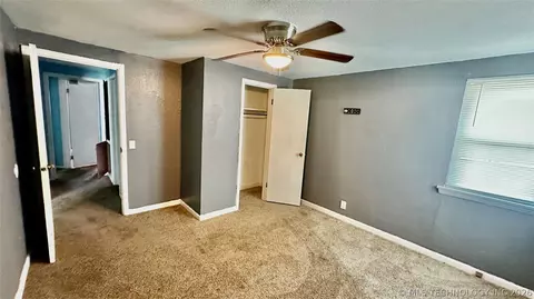 Bedroom - 201 E Chigley, Davis, OK 73030 photo 1 of 2