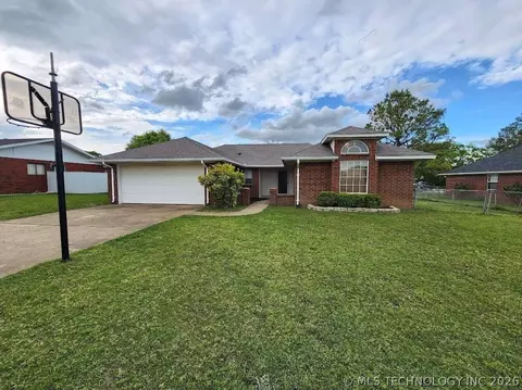 2708 Forrest Cir, Durant, OK 74701