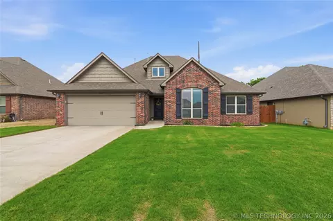 2425 S Maple Ave, Broken Arrow, OK 74012