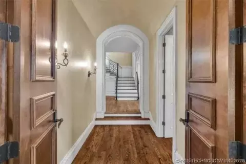 Entry Way - 3714 E 115th St S, Tulsa, OK 74137 photo 3 of 9