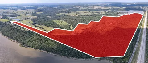 933 Higgins Rd, Eufaula, OK 74442