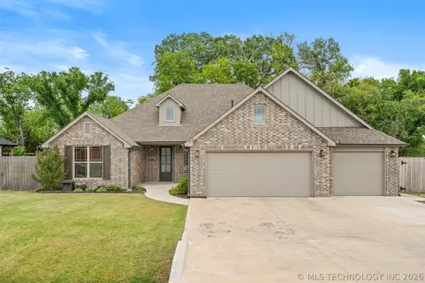 189 N Phillips St, Skiatook, OK 74070