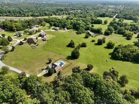 04 Meadowood, Checotah, OK 74426 photo 10