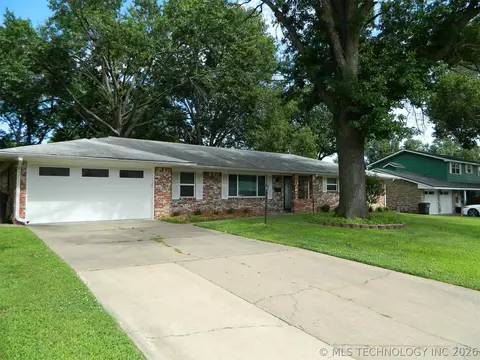 1416 Lariat Dr, Bartlesville, OK 74006