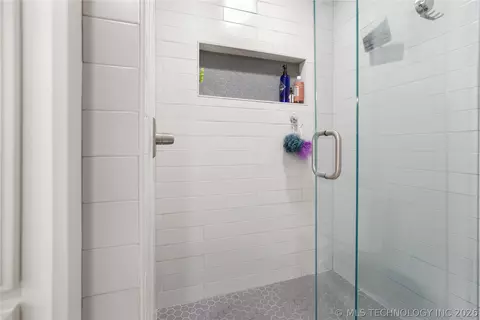 Bath - 7330 E 66th Ct, Tulsa, OK 74133 photo 4 of 6
