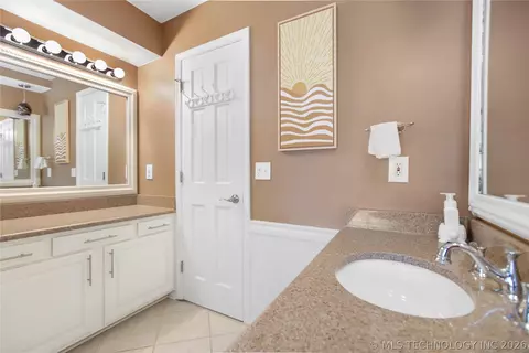 Bath - 7330 E 66th Ct, Tulsa, OK 74133 photo 6 of 6