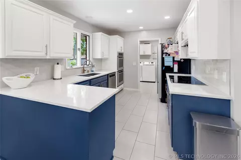 Kitchen - 7330 E 66th Ct, Tulsa, OK 74133 photo 1 of 7