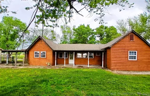 642 Mississippi St, Nowata, OK 74048