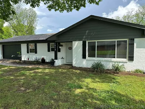 1512 Lariat Dr, Bartlesville, OK 74006