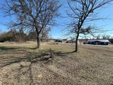 Choctaw, Eufaula, OK 74432 photo 3