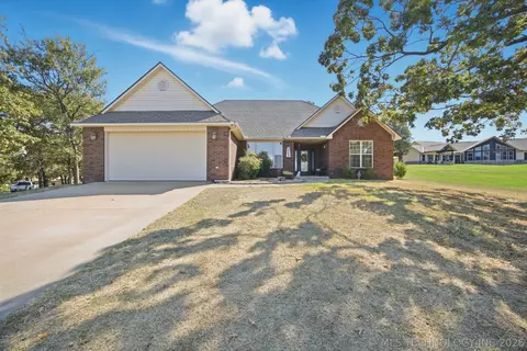 Exterior - 2445 Avalon Dr, Eufaula, OK 74432 photo 2 of 5