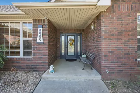 Exterior - 2445 Avalon Dr, Eufaula, OK 74432 photo 3 of 5
