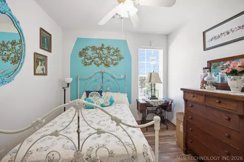 Bedroom - 2445 Avalon Dr, Eufaula, OK 74432 photo 4 of 5