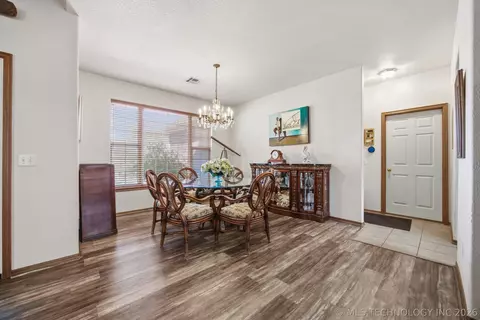 Dining - 2445 Avalon Dr, Eufaula, OK 74432 photo 1 of 5
