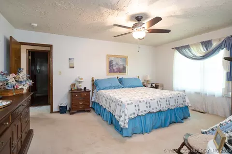 Bedroom - 5911 E 100th Pl, Tulsa, OK 74137 photo 2 of 4