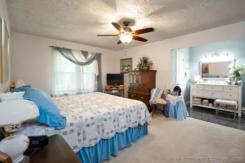 Bedroom - 5911 E 100th Pl, Tulsa, OK 74137 photo 1 of 4