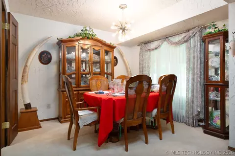 Dining - 5911 E 100th Pl, Tulsa, OK 74137 photo 1 of 1