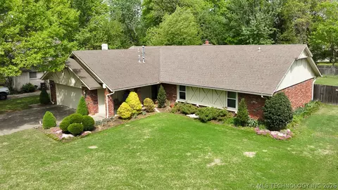 View/Area - 5911 E 100th Pl, Tulsa, OK 74137 photo 1 of 2