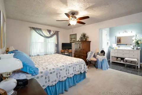 Bedroom - 5911 E 100th Pl, Tulsa, OK 74137 photo 1 of 4