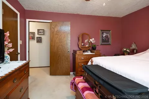 Bedroom - 5911 E 100th Pl, Tulsa, OK 74137 photo 4 of 4