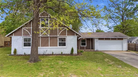 4307 S Hickory Pl, Broken Arrow, OK 74011