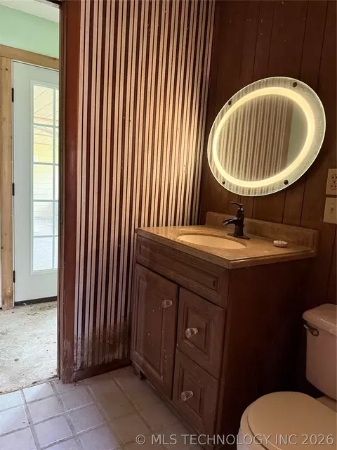 Bath - 212 Belt, Eufaula, OK 74432 photo 5 of 5