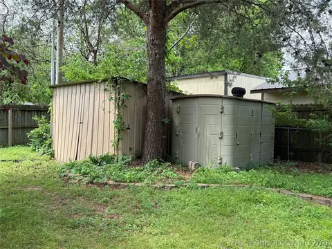 Exterior - 212 Belt, Eufaula, OK 74432 photo 5 of 10