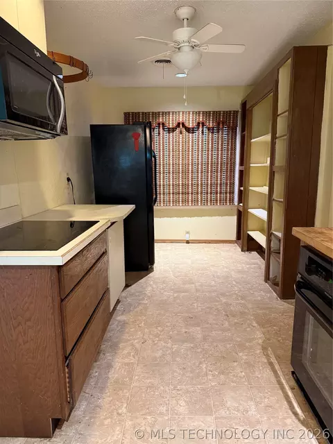 Kitchen - 212 Belt, Eufaula, OK 74432 photo 3 of 3