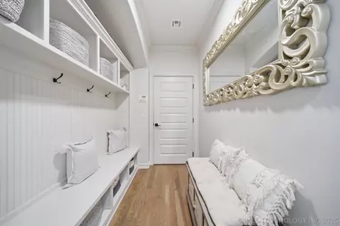 Entry Way - 26510 E 61st St S, Broken Arrow, OK 74014 photo 5 of 5