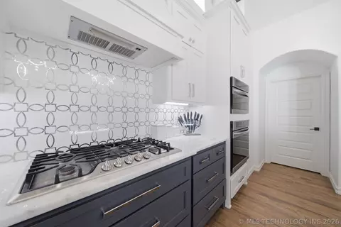 Kitchen - 26510 E 61st St S, Broken Arrow, OK 74014 photo 3 of 6