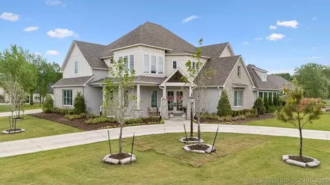 17776 E Falcon Pass, Owasso, OK 74055