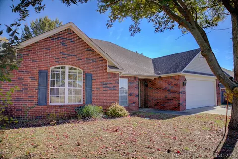 1920 Richmond Dr, Bartlesville, OK 74006
