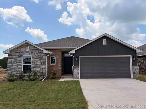 10948 S 271st East Ave S, Coweta, OK 74429