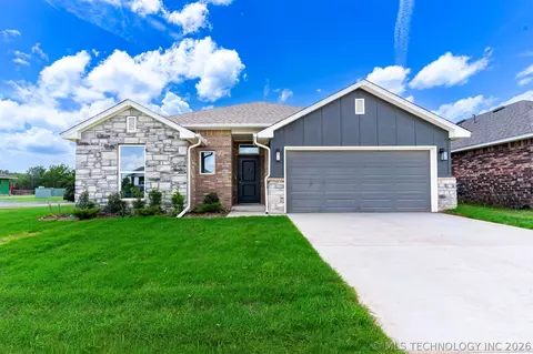 10948 S 271st East Ave S, Coweta, OK 74429