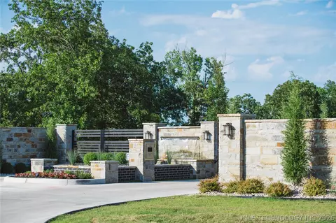 5911 Emberlyn Way, Sapulpa, OK 74067
