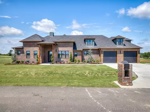 121 Ray Dr, Fort Gibson, OK 74434