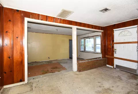 Living - 5904 E 7th St, Tulsa, OK 74112 photo 2 of 4