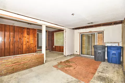 Living - 5904 E 7th St, Tulsa, OK 74112 photo 4 of 4
